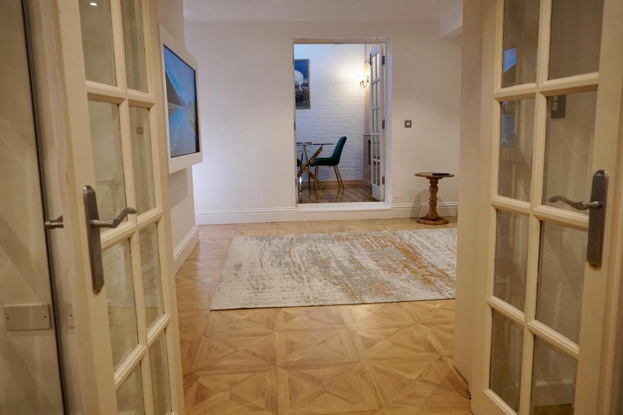 Exec 1b Apartment